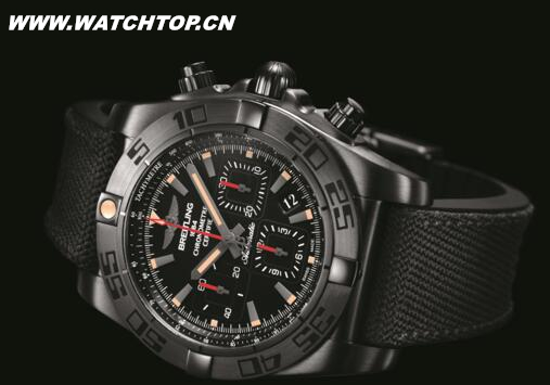 百年靈終極計時黑鋼腕表(Chronomat 44 Blacksteel)
