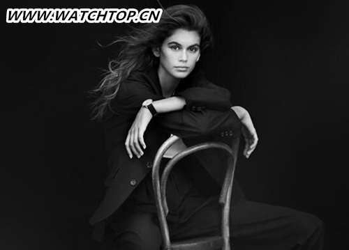 凱雅·格伯 (Kaia Gerber) 的選擇——?dú)W米茄全新碟飛名典系列女士腕表 超模 辛迪·克勞馥 歐米茄 凱雅·格伯 行業(yè)資訊  第1張