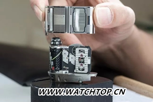 用滾筒上煉：URWERK UR 111C 腕表 URWERK 行業資訊  第5張