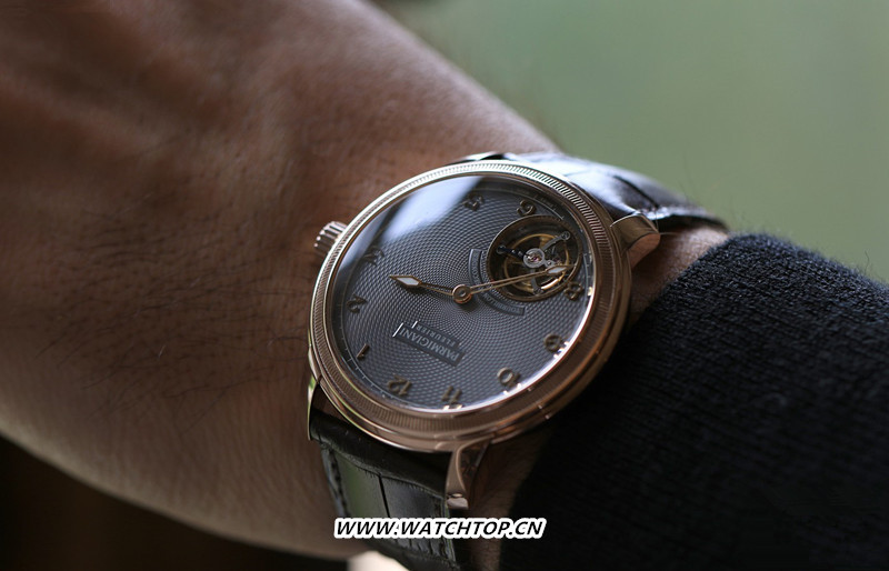 盛夏光影 時(shí)光獻(xiàn)映 帕瑪強(qiáng)尼寰宇系列Toric Tourbillon Slate腕表獻(xiàn)禮父親節(jié) 父親節(jié) 帕瑪強(qiáng)尼寰宇系列腕表 帕瑪強(qiáng)尼 行業(yè)資訊  第2張